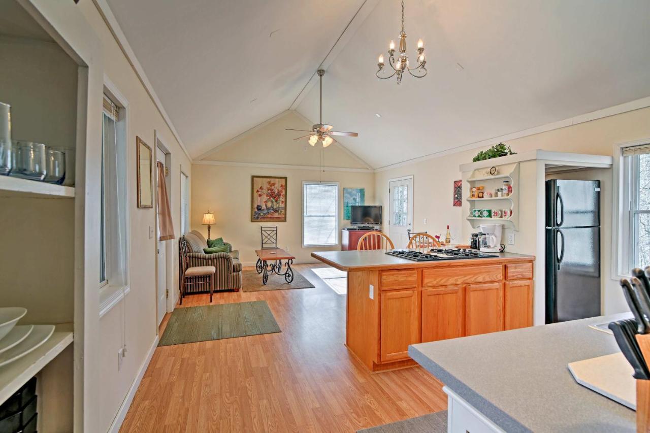 Cozy The Woodshop Cabin With Deck And Forest Views! Robbinsville Esterno foto